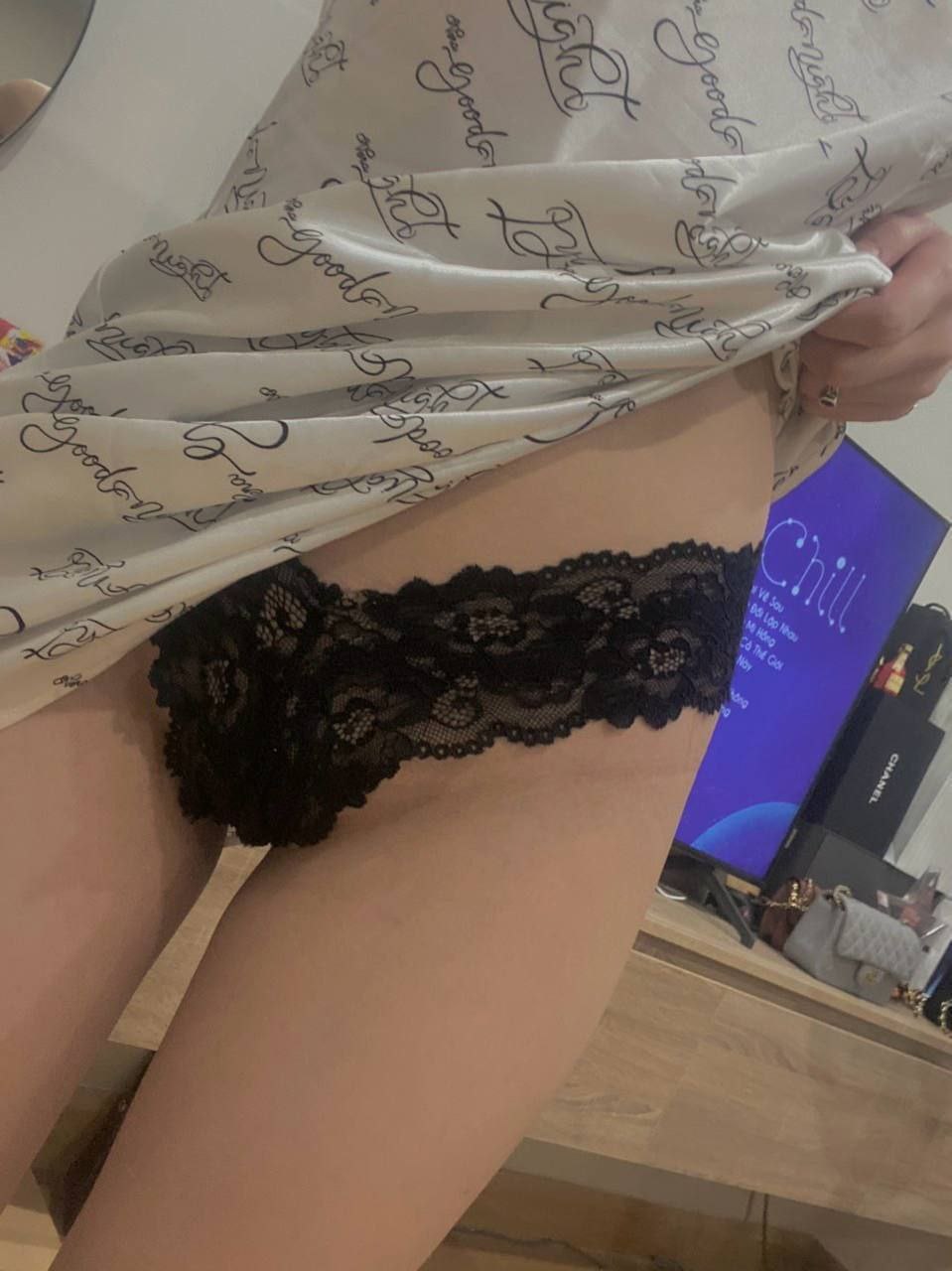 Cậu trai trẻ xoạc đồng nghiệp nữ làm chung công ty có Ông chồng nhưng Người chồng “yếu”