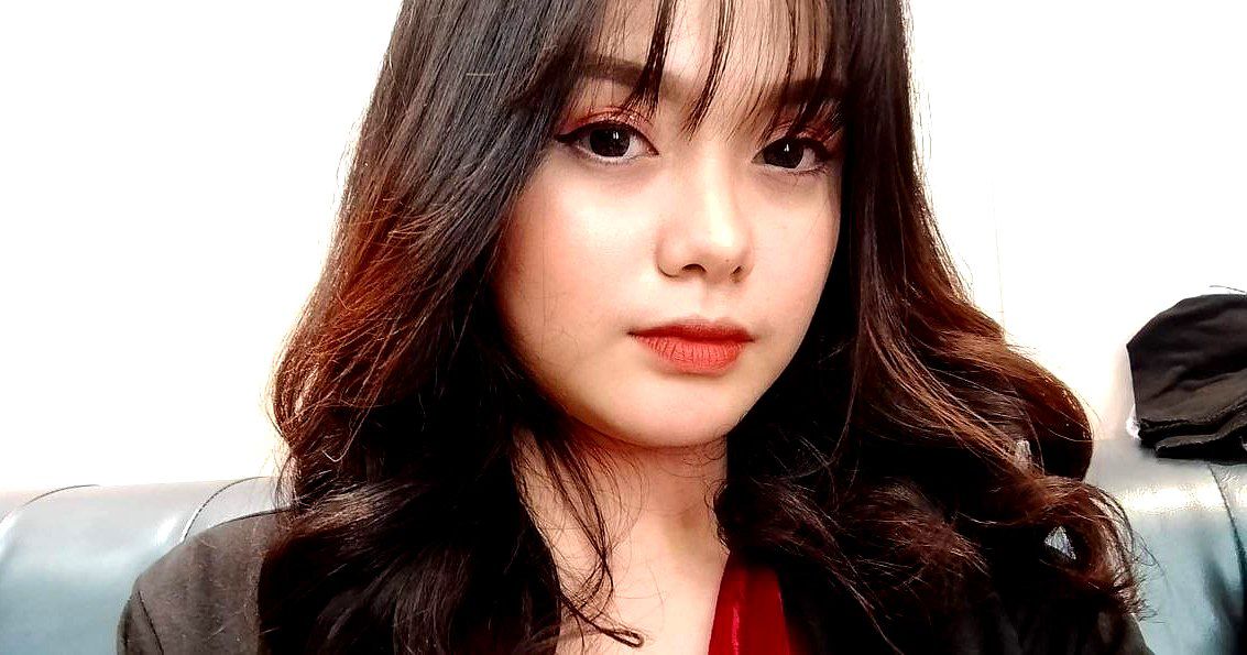 Ngày 12 tháng 7 năm 2023_Cô bé hồng